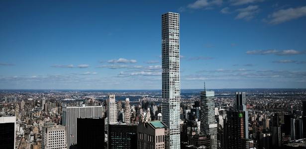 a skyscraper that has pissed off the New York super-rich with a luxurious interior;  research