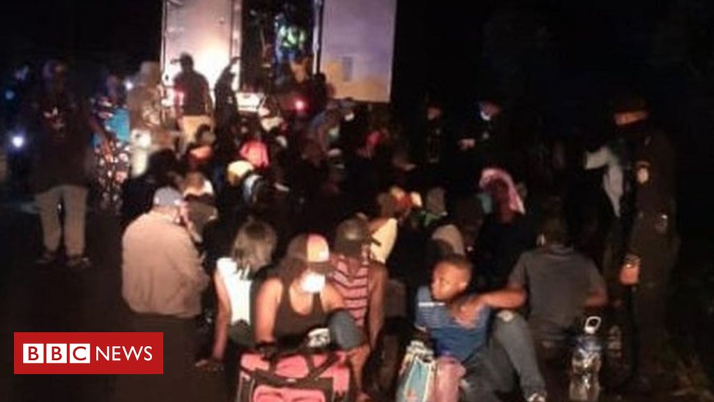 100 migrants discovered in an abandoned container