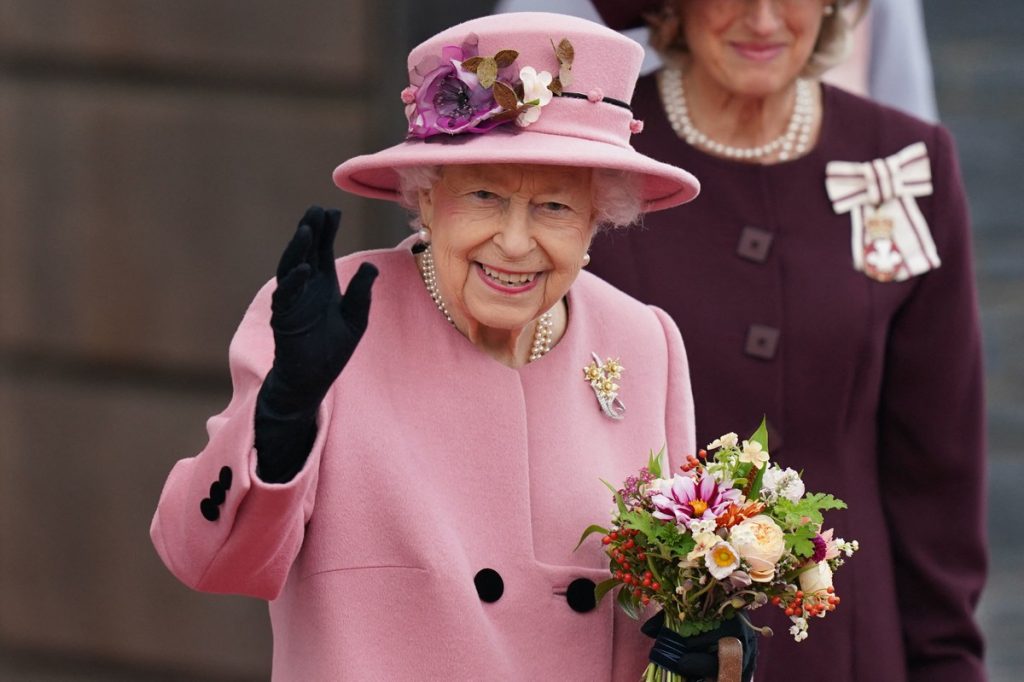 Queen Elizabeth II rejects British magazine's 'Lady of the Year' award  Globalism