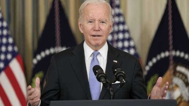 Biden says vaccination is 'the best way out of this epidemic' 