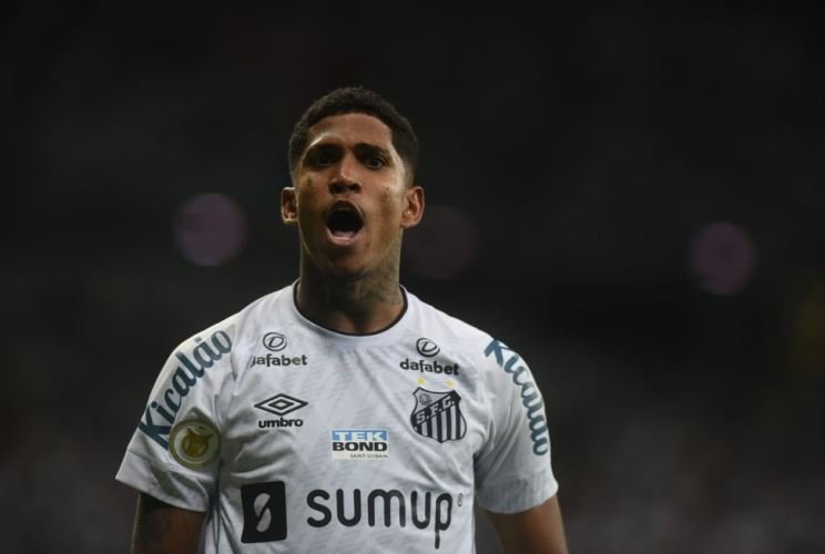 Cruzeiro advances in negotiations and may announce the return of striker Raniel - Radio Itatiaia