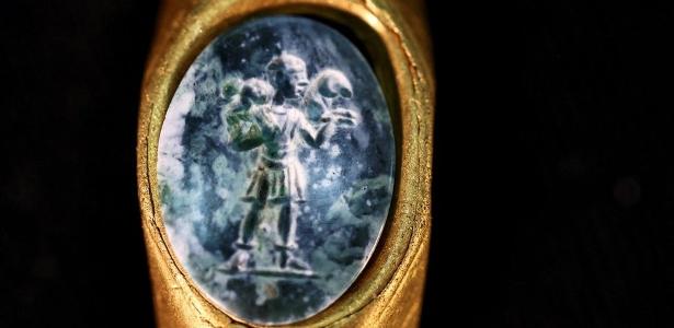 The remarkable discovery of the Roman era ring