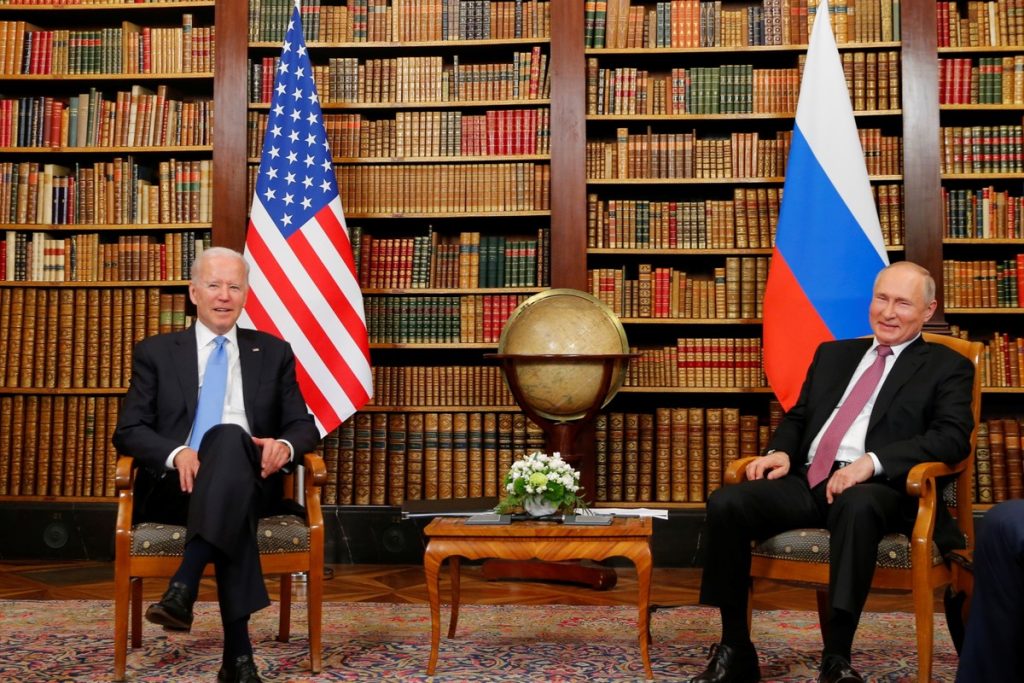 Biden and Putin warn of severing ties if they do not resolve tensions in Ukraine |  Globalism