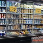 mercado vende refrigerados em geladeira quebrada