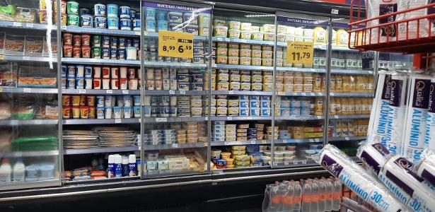 mercado vende refrigerados em geladeira quebrada