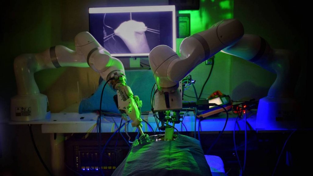 American University robot performs laparoscopic surgery without human assistance