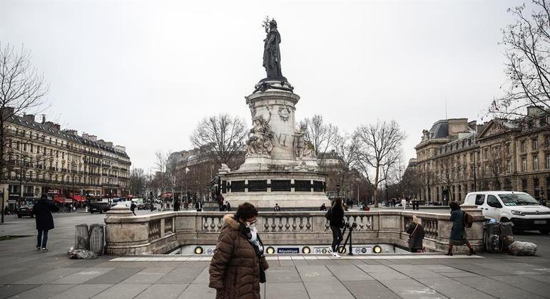 French government lifts most restrictions in February