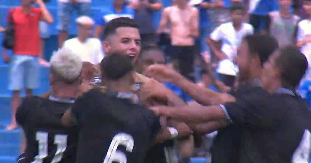 Lucas Barreto pays two penalties, Botafogo eliminates Taupati and goes to the last 16 of the Copa Sao Paulo.