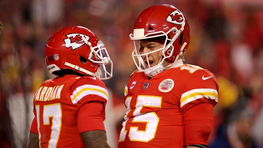 Mahomes achieves 'miracles' at the end, Chiefs defeats Bills in overtime in crazy match to reach AFC final