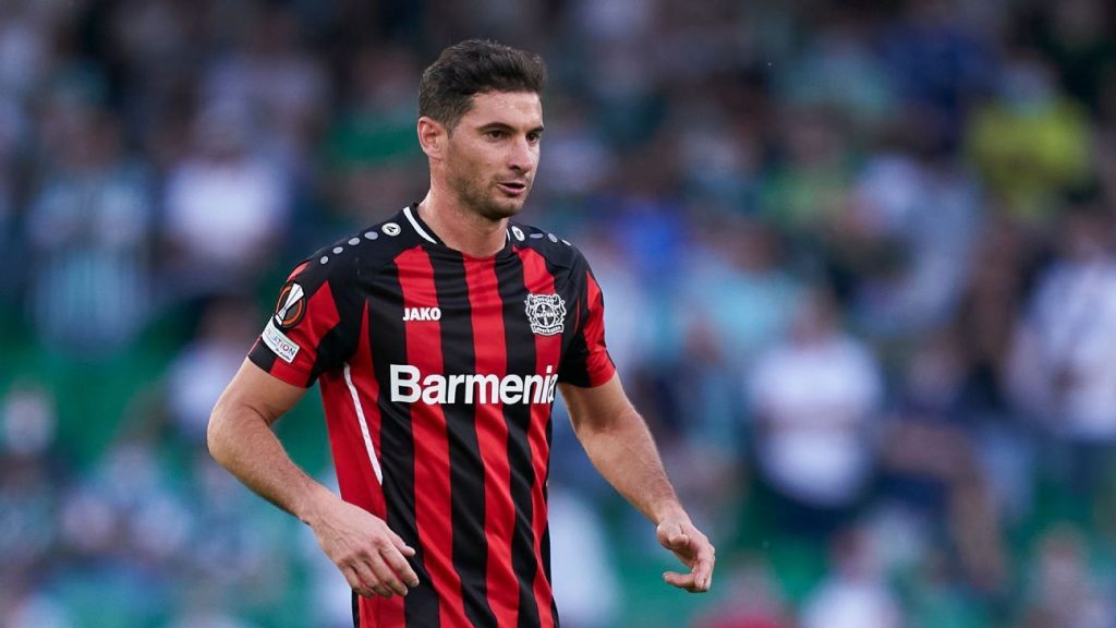 Palmeiras has an agreement with Alario, who is awaiting negotiations with Bayer Leverkusen for a 'happy ending'