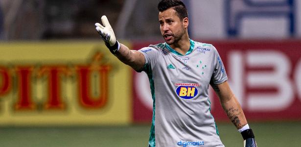 What made the club agree with former goalkeeper Fabio Cruzeiro