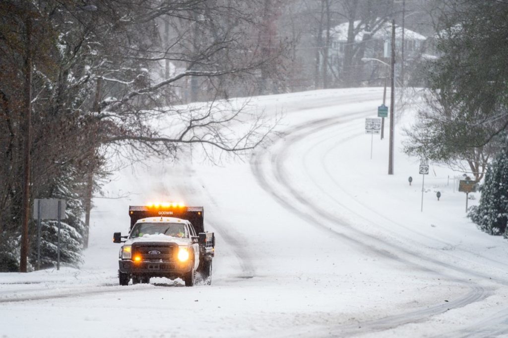 Winter storm in eastern US causes power outages, flight delays |  Globalism