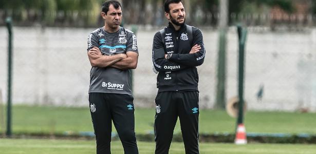 Santos weighs the pros and cons to determine Fabio Carrell's future
