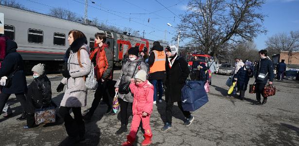 Ukrainians take flight route, EU and UN prepare for refugees - 24/02/2022