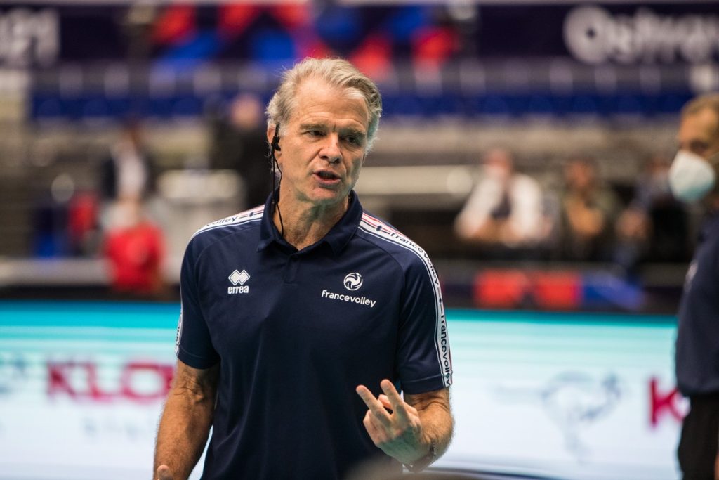 Claiming personal problems .. Bernardinho resigns from the French men's team |  volleyball