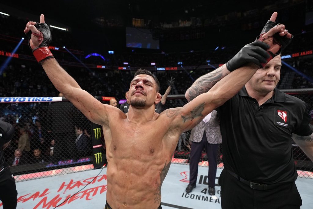 UFC 272: Rafael dos Anjos defeats Warrior Renato Moikano in a bloody battle in Las Vegas |  Fighting