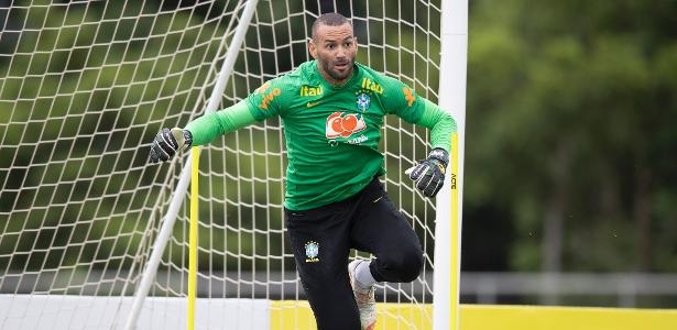 Weverton, from Palmeiras, is cut from the selection and summons Titi Santos