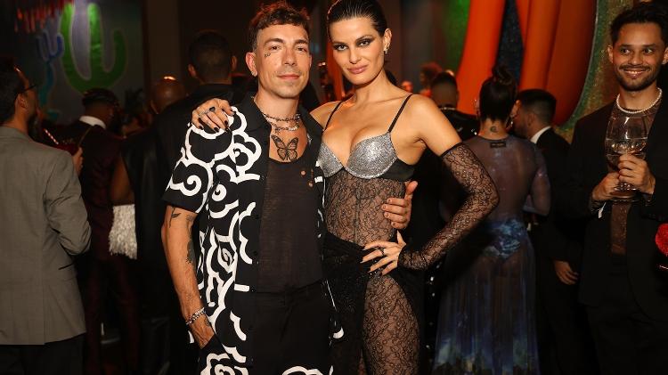 De Ferrero and Isabeli Fontana at Vogue Bowl - Manuela Scarpa/Brazil News - Manuela Scarpa/Brazil News