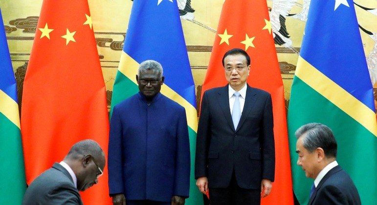 The United States warns that it will act if China establishes a military base in the Solomon Islands