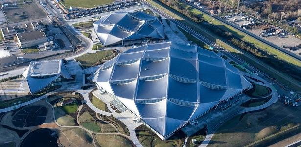 Google HQ Uses 'Dragon Skin' Style Roof for Renewable Energy - 05/17/2022