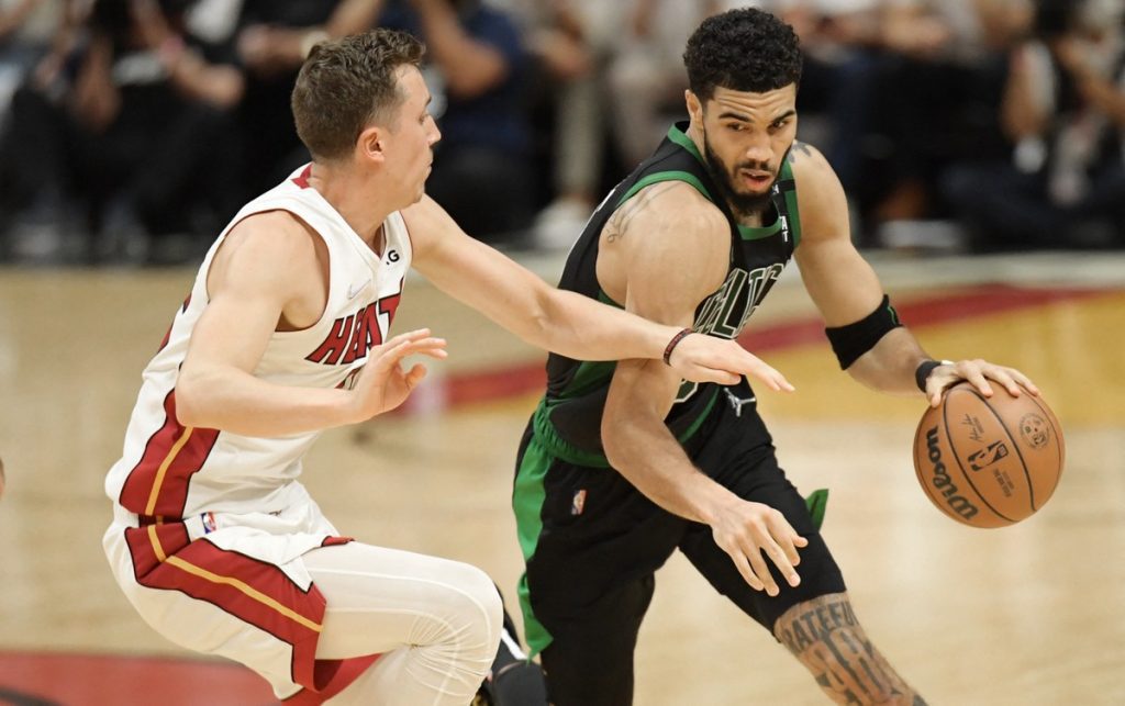 Celtics defeat Heat in Miami, win one of the NBA Finals |  NBA
