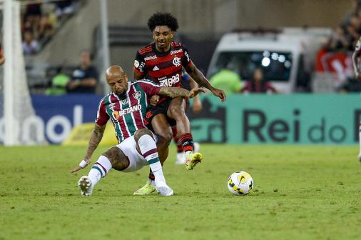 Former Flamengo leader attacks Felipe Melo who replies: 'You starved to death, you want to appear'
