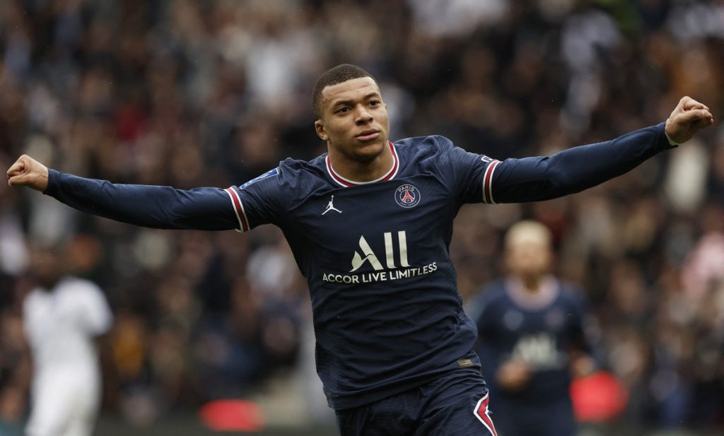 Newspaper: Mbappe is close to renewing with Paris Saint-Germain |  French football