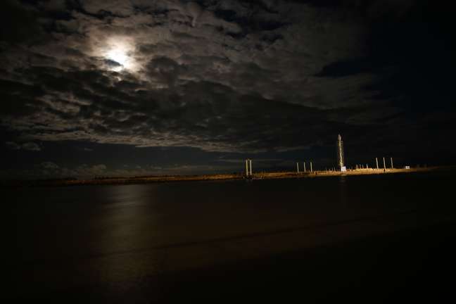 The clouds made it a little difficult for those who wanted to see the moon in Recife