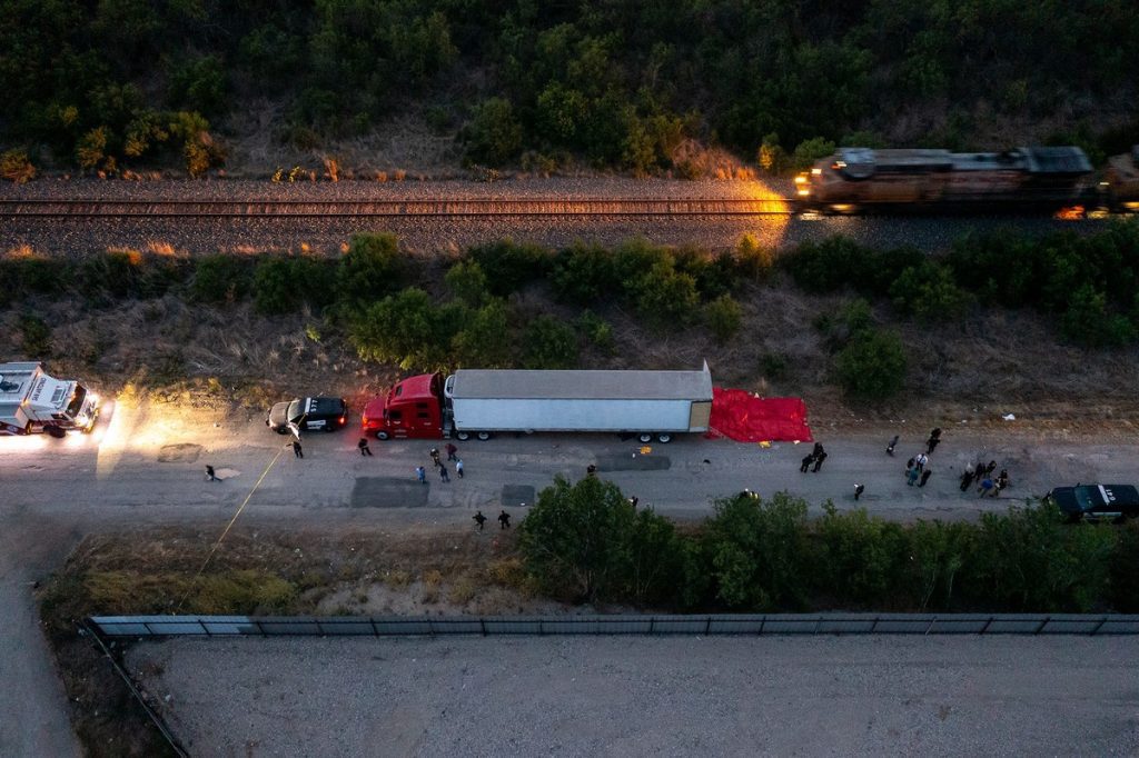 Truck carrying immigrants in Texas: Driver arrested, death toll rises to 51 |  Globalism