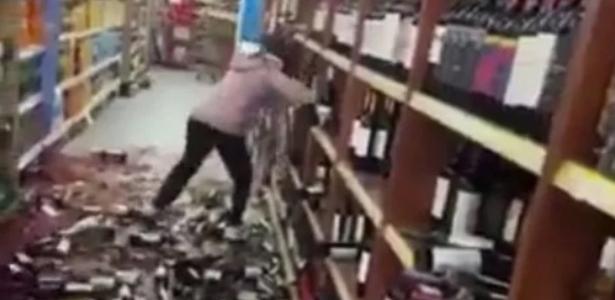 A fired employee breaks wine bottles in the market and goes to prison