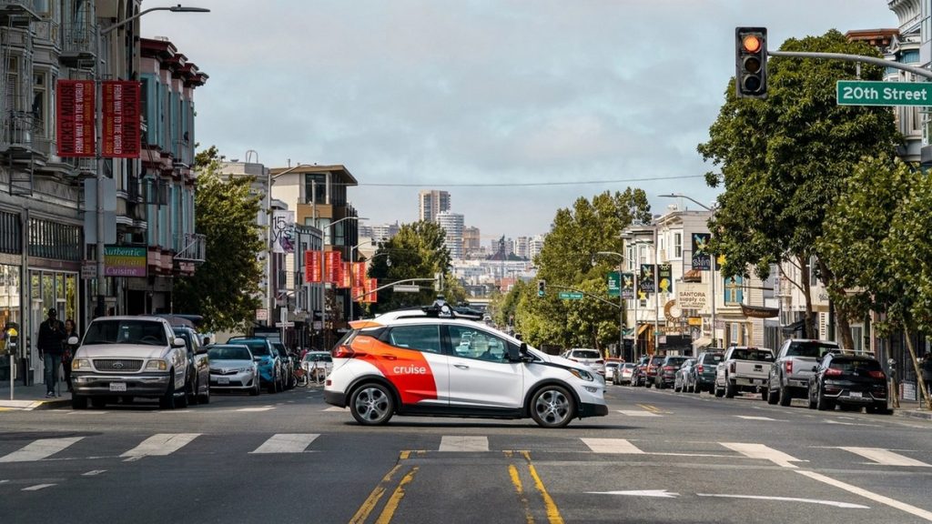 Self-driving cars block intersections for hours in US |  Smart cars