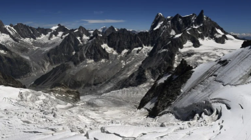 Pelo menos quatro mortes em derrocada de glaciar nos Alpes italianos